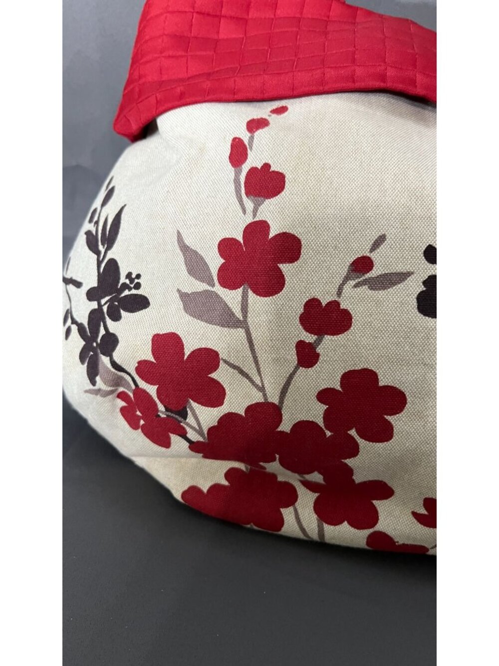 Floral Canvas Tote Bag With Quilted Red Accent & Magnetic Closure Spacious Inter - Picture 3 of 7